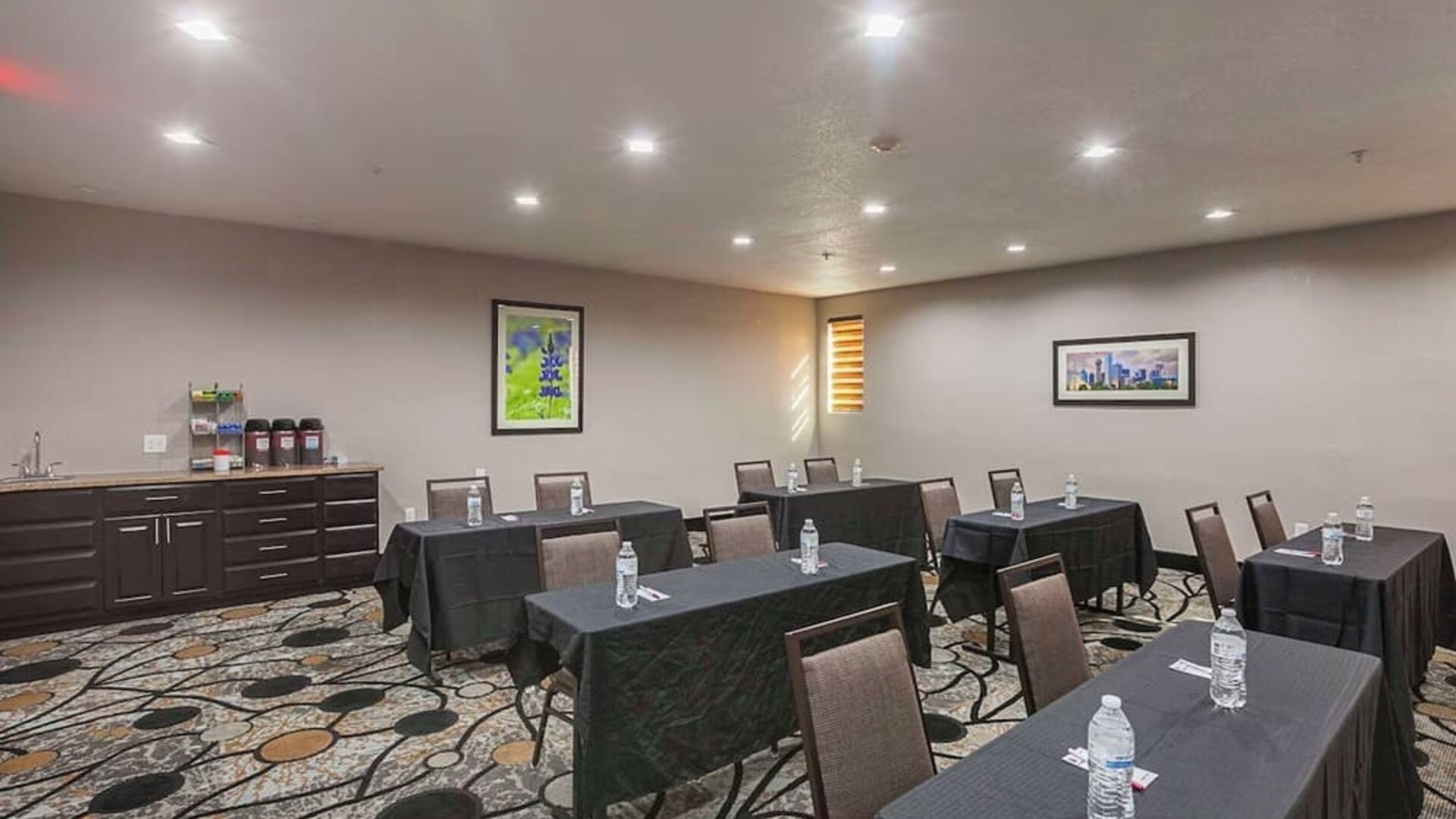 Meeting room at Comfort Suites Lewisville.