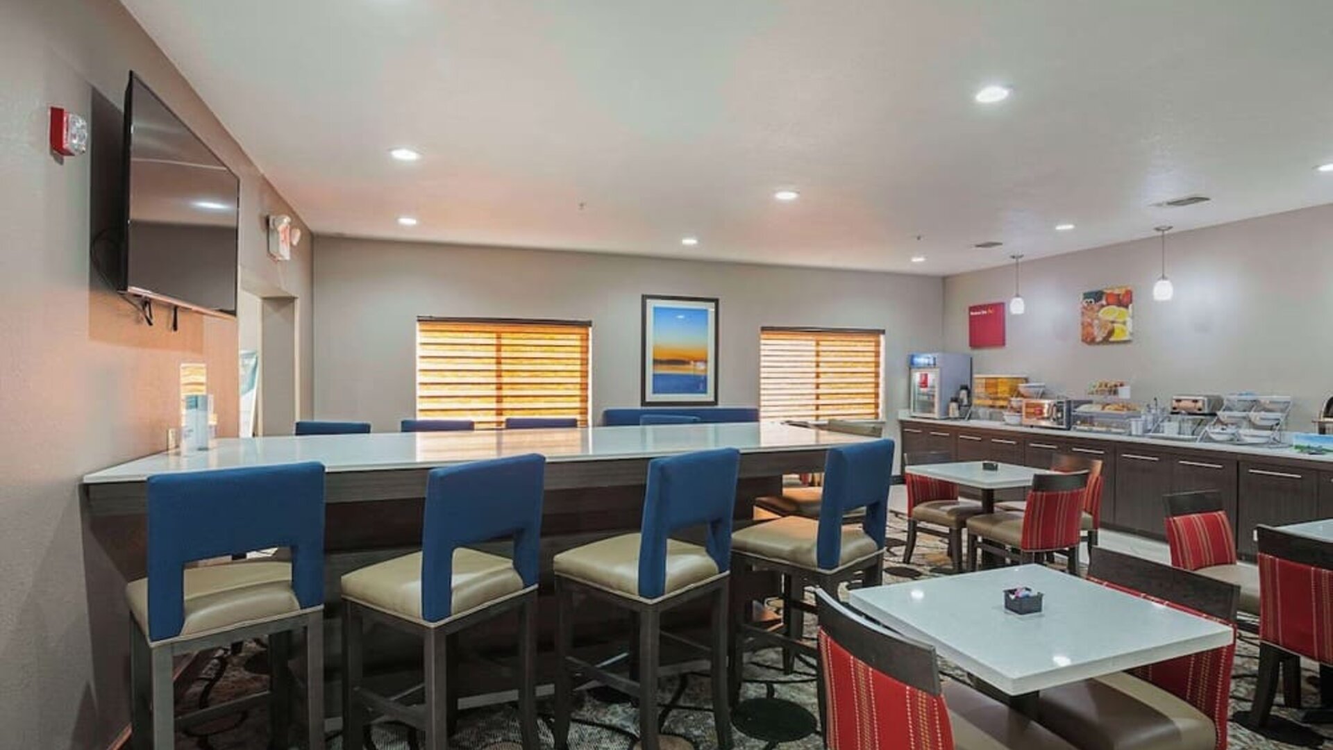 Hotel bar at Comfort Suites Lewisville.