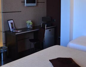 Hotel In - Lounge room