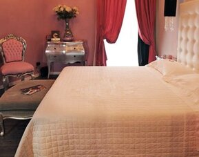 Hotel In - Lounge room