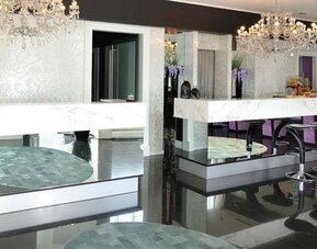 Hotel In - Lounge room