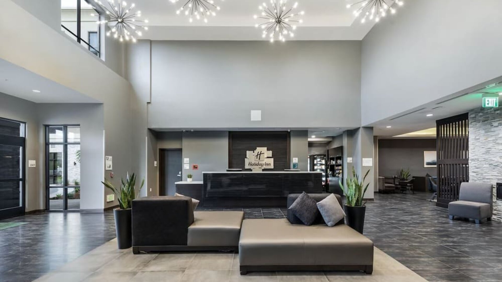 Lobby and lounge at Holiday Inn Hotel & Suites Silicon Valley - Milpitas.