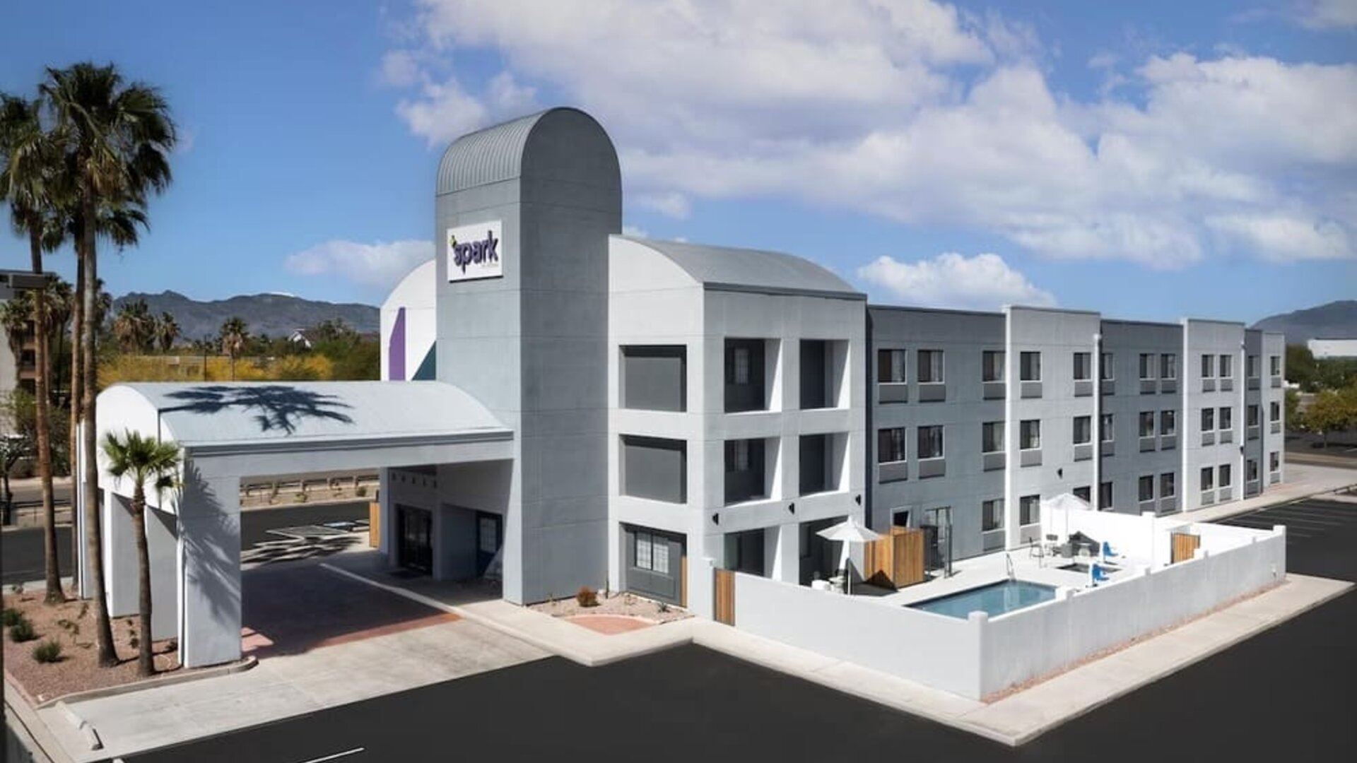 Hotel exterior at Spark By Hilton Tucson Airport.