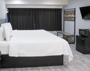 Day use room at Capri Suites Anaheim.