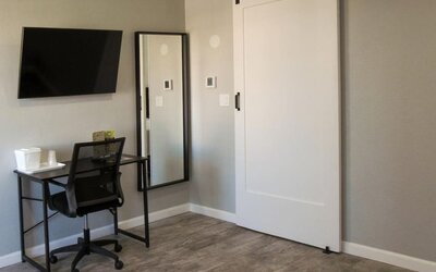 Day use room at Capri Suites Anaheim.