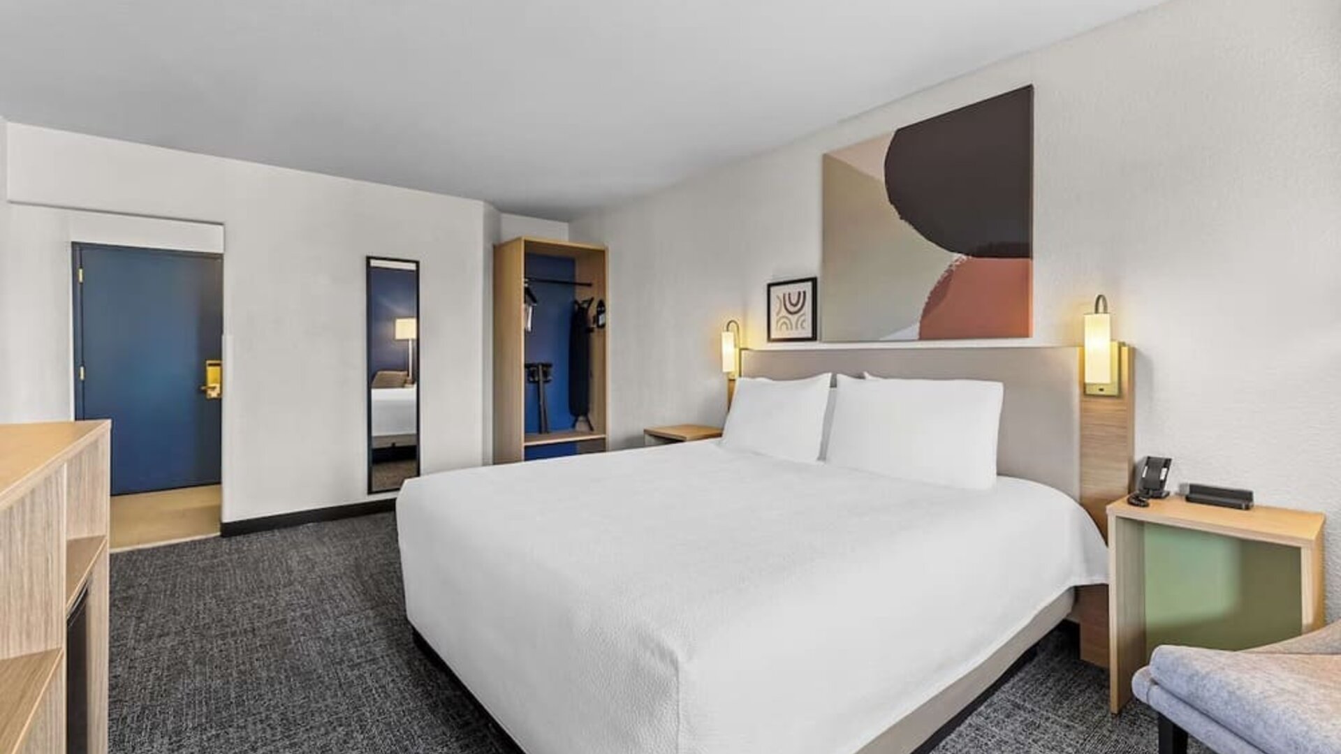 Day use room at Spark By Hilton Glendale Phoenix North.