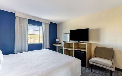 Day use room at Spark By Hilton Glendale Phoenix North.
