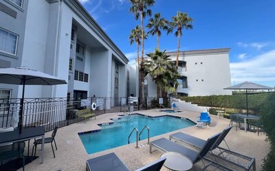 Outdoor pool at Spark By Hilton Glendale Phoenix North.
