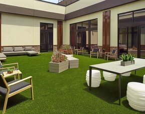 Picnic area perfect for coworking at Atlanta Marriott Northwest At Galleria.