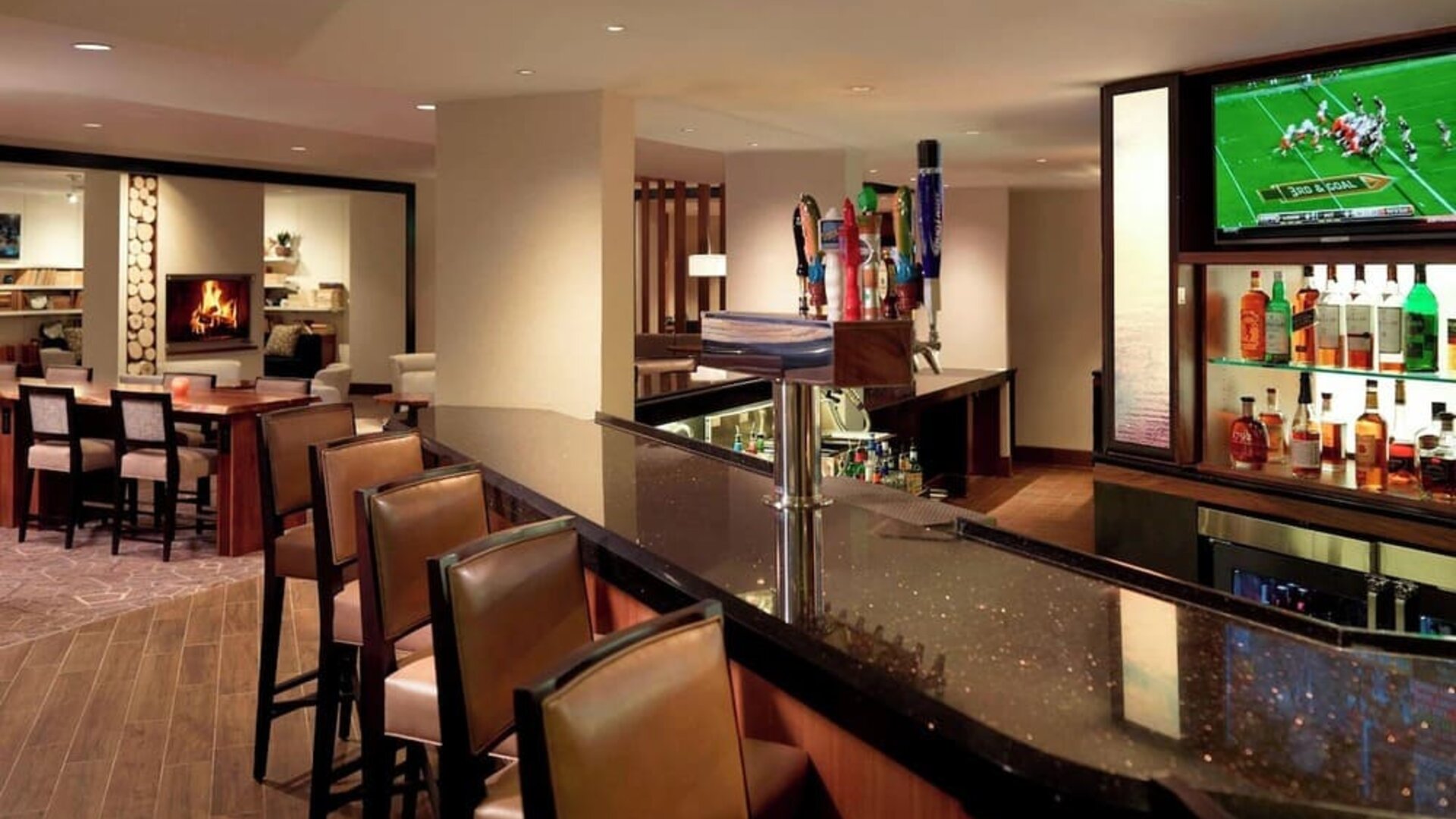 Hotel bar at Atlanta Marriott Northwest At Galleria.