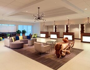 Lobby and coworking lounge at Atlanta Marriott Northwest At Galleria.
