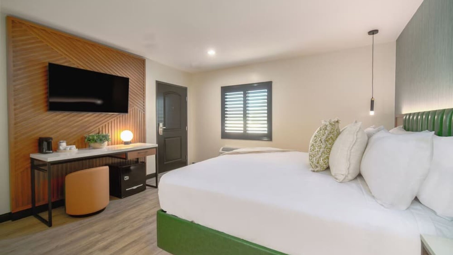 Day use room with TV and natural light at LYFE INN & SUITES By AGA.