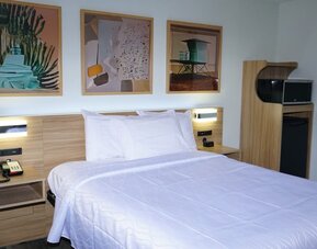 Day use room at Waterfront Inn PHL Airport.