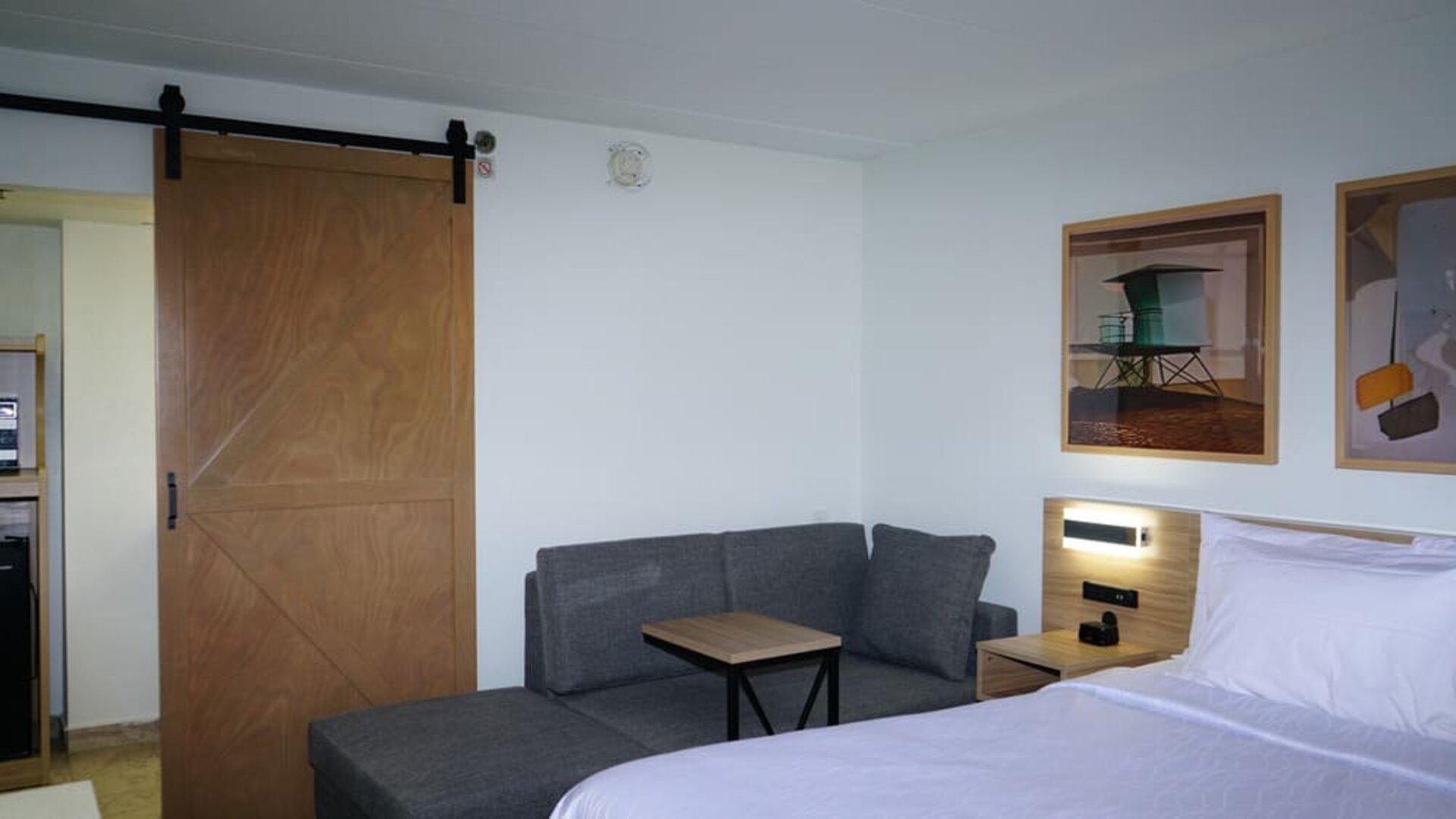 Day use room at Waterfront Inn PHL Airport.