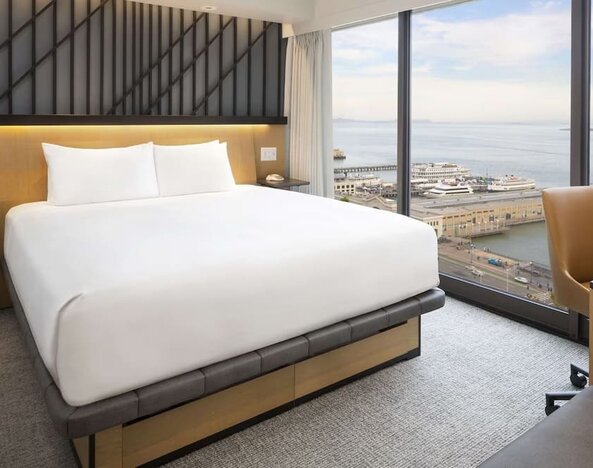 Hotel room with view over the water at Hyatt Regency San Francisco.