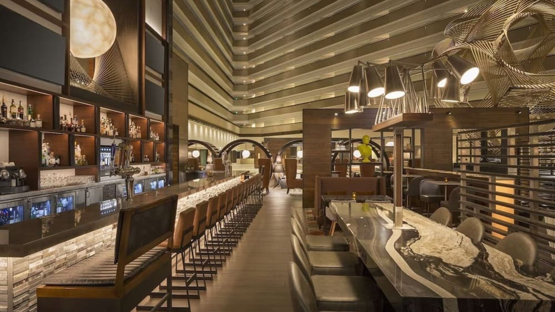 Hotel bar at Hyatt Regency San Francisco.