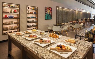 Grab-and-go meals and snacks available at The Market of Hyatt Regency San Francisco.