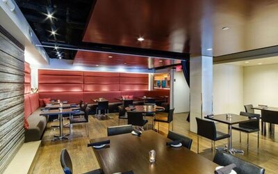Dining area perfect for coworking at Arc The Hotel Ottawa.