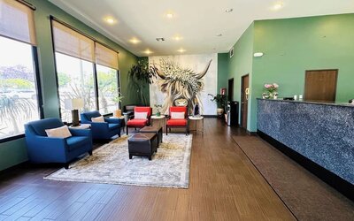 Lobby seating at The Hills Inn Eagle Rock.