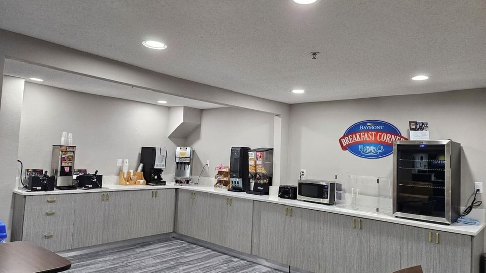 Dining room at Baymont By Wyndham Davenport.