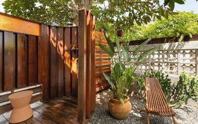 Outdoor terrace and garden at DREAMCATCHER By DW.