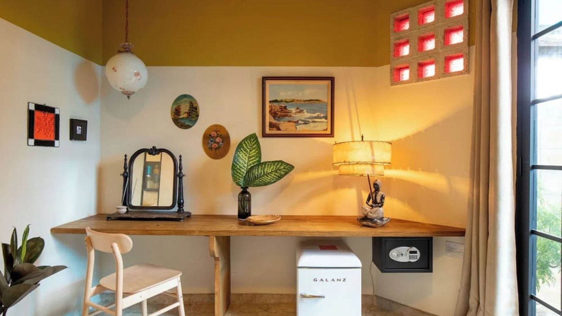 Work space at DREAMCATCHER By DW.