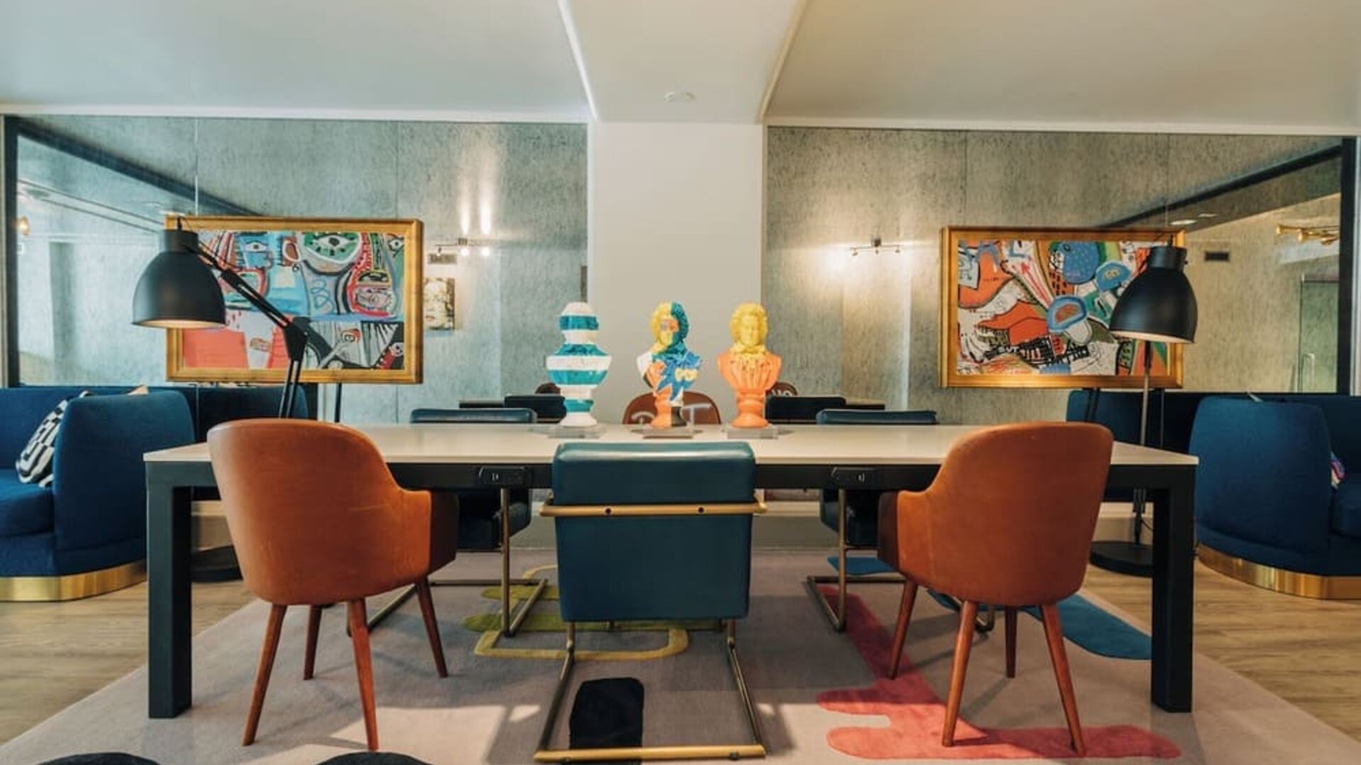 Lobby lounge with workspace, perfect for coworking at Montrose At Beverly Hills.