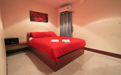 Day use room at Walking Street Guest House.