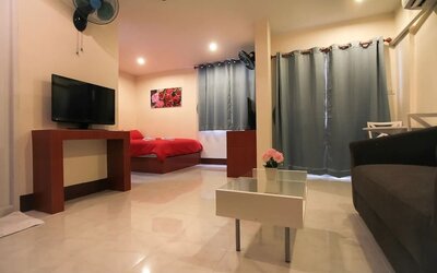 Day use room at Walking Street Guest House.