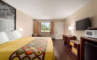 Day use room at Super 8 By Wyndham Universal City.