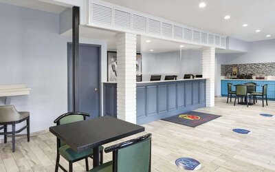 Dining room at Super 8 By Wyndham Universal City.