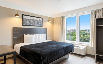 King room at LIV Hotel Bronx.