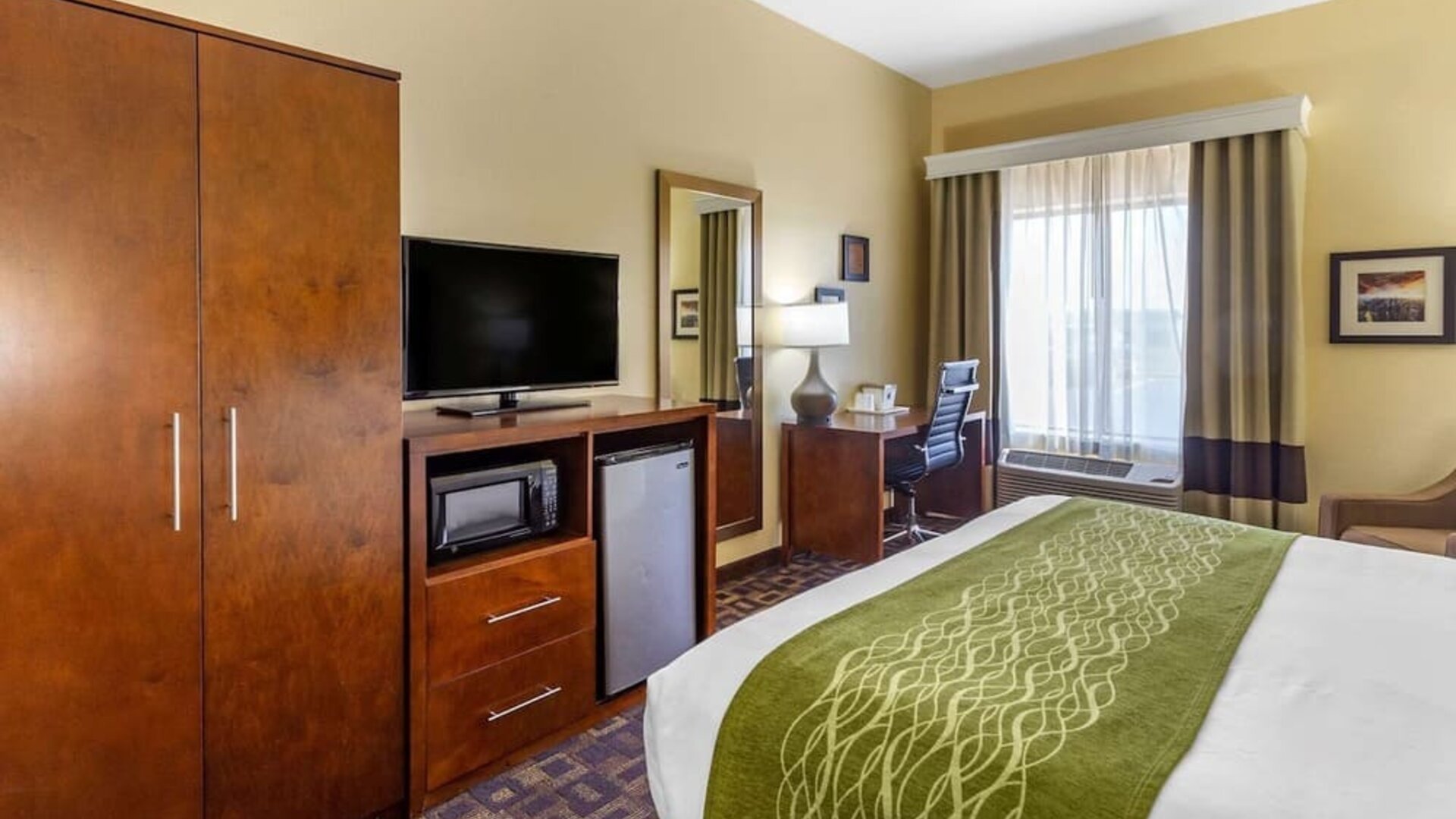 Day use room at Comfort Inn & Suites North Aurora - Naperville.