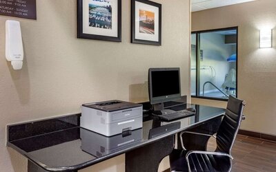 Business center at Comfort Inn & Suites North Aurora - Naperville.