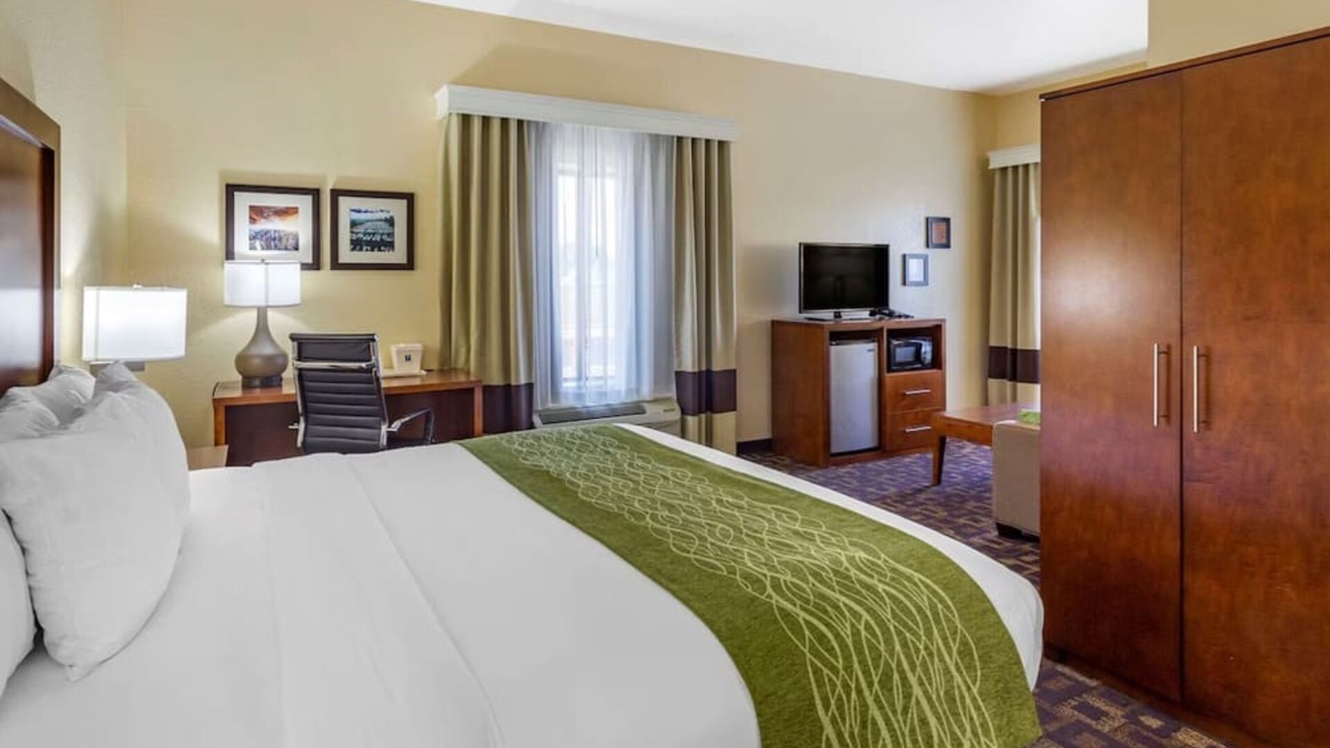 Day use room at Comfort Inn & Suites North Aurora - Naperville.