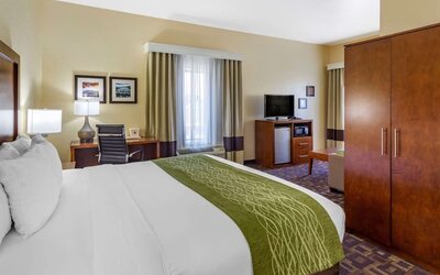 Day use room at Comfort Inn & Suites North Aurora - Naperville.