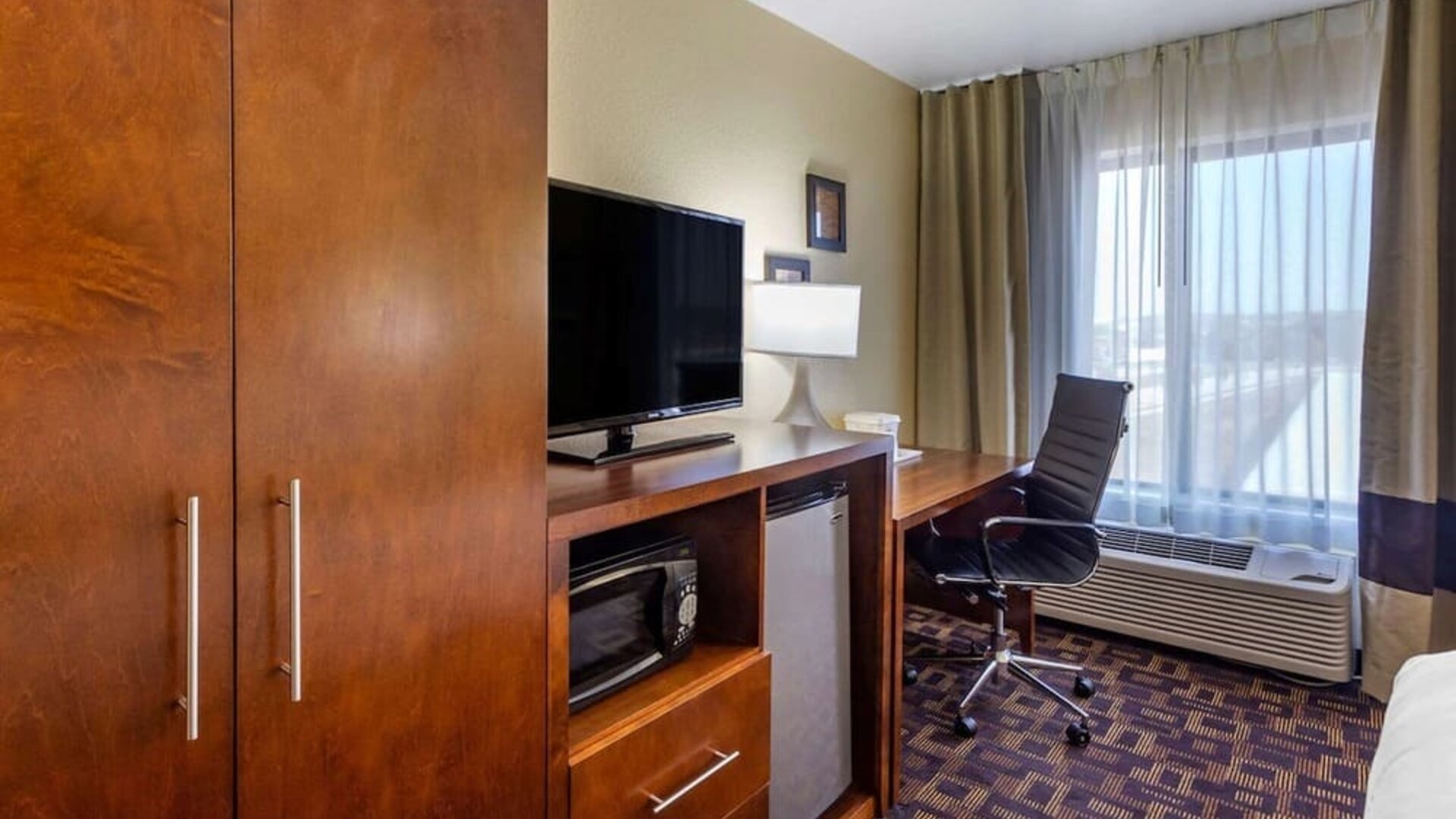 Day use room at Comfort Inn & Suites North Aurora - Naperville.