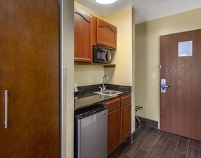 Day use room at Comfort Inn & Suites North Aurora - Naperville.