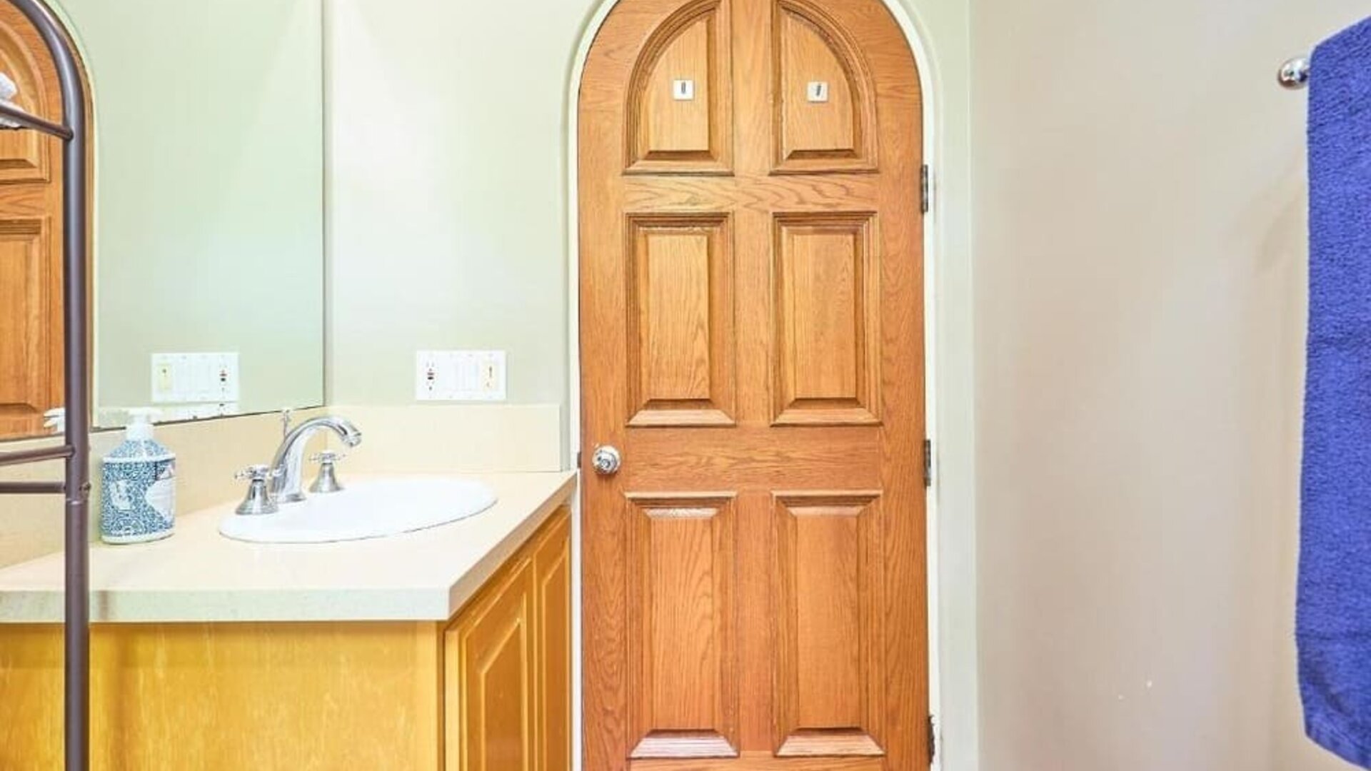 Guest bathroom at Beverly Hills Spanish.