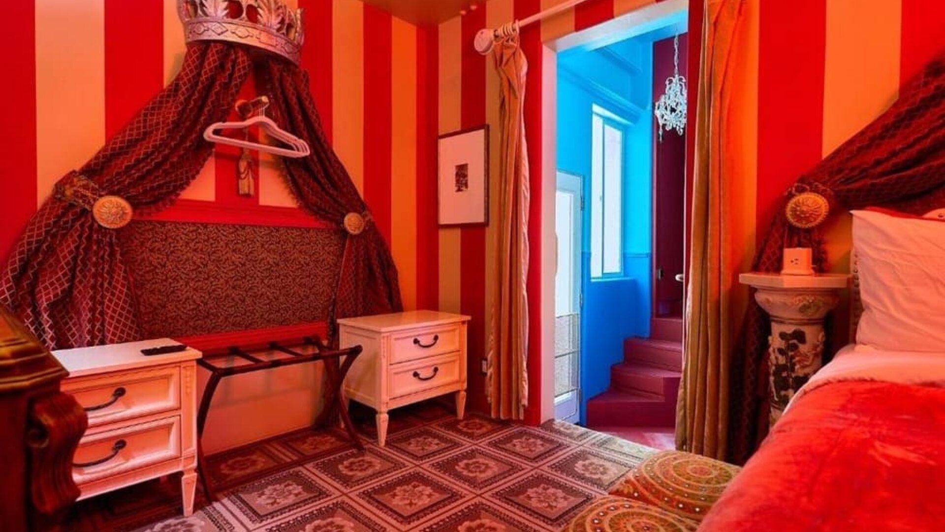 Day  use room at Beverly Hills Spanish.