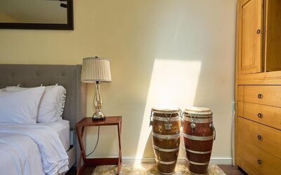 Day  use room at Beverly Hills Spanish.