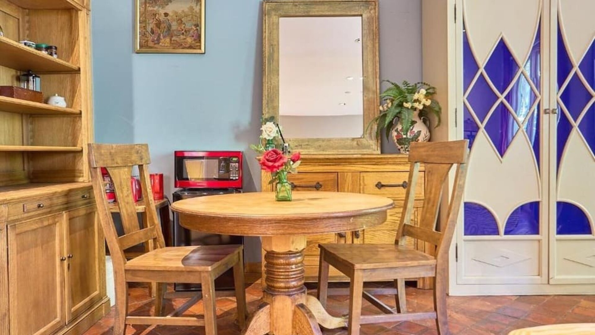 Dining room at Beverly Hills Spanish.