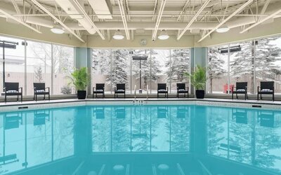 Indoor pool at Hilton Garden Inn Calgary Airport.