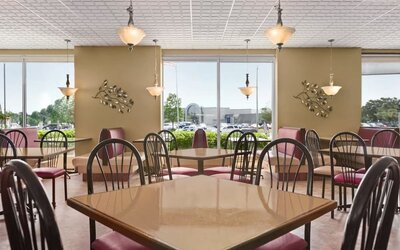 Dining room at Days Inn By Wyndham London.