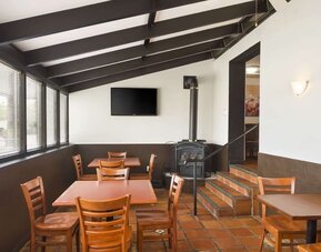 Restaurant at Days Inn By Wyndham Brantford.