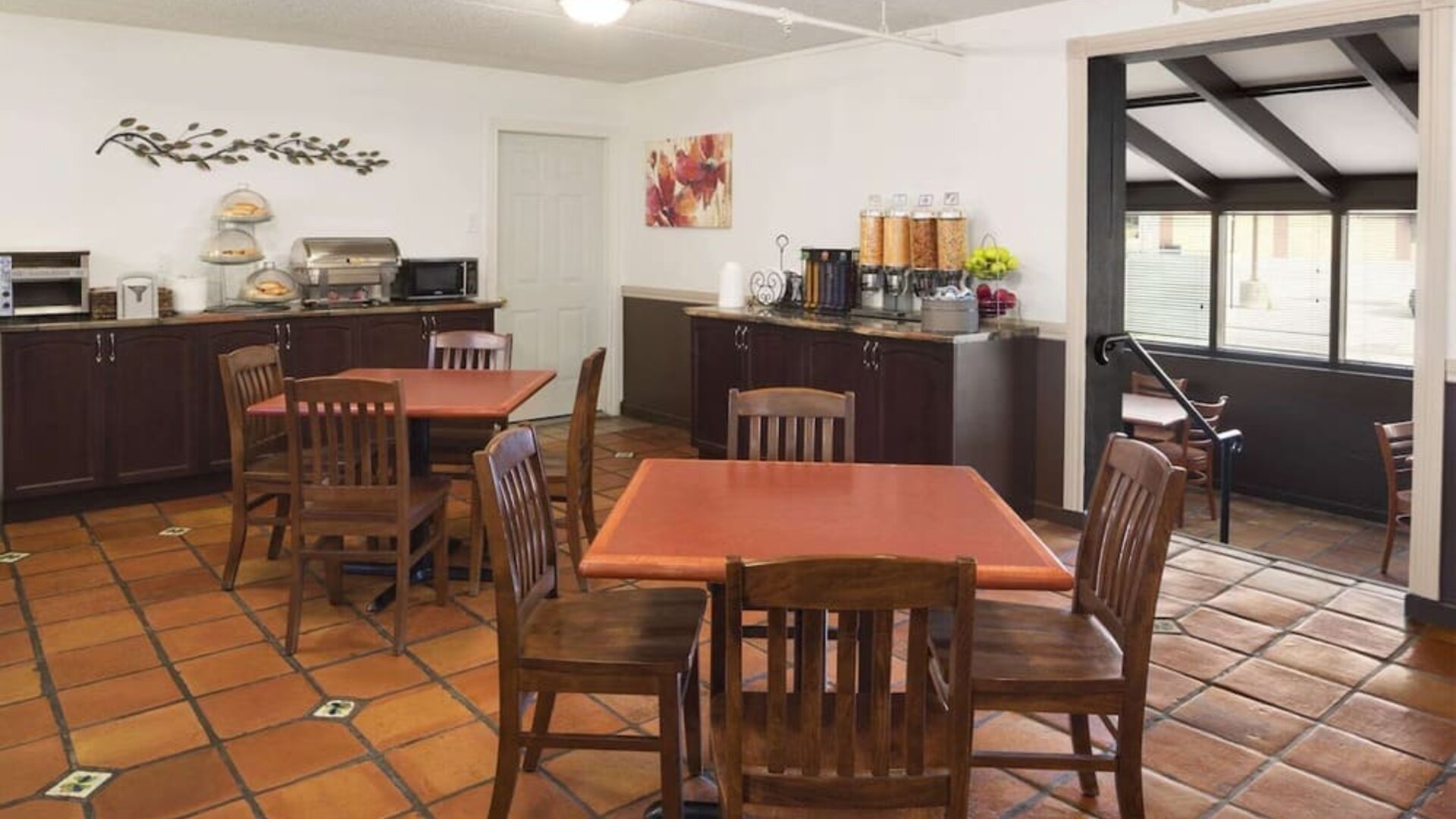 Restaurant at Days Inn By Wyndham Brantford.