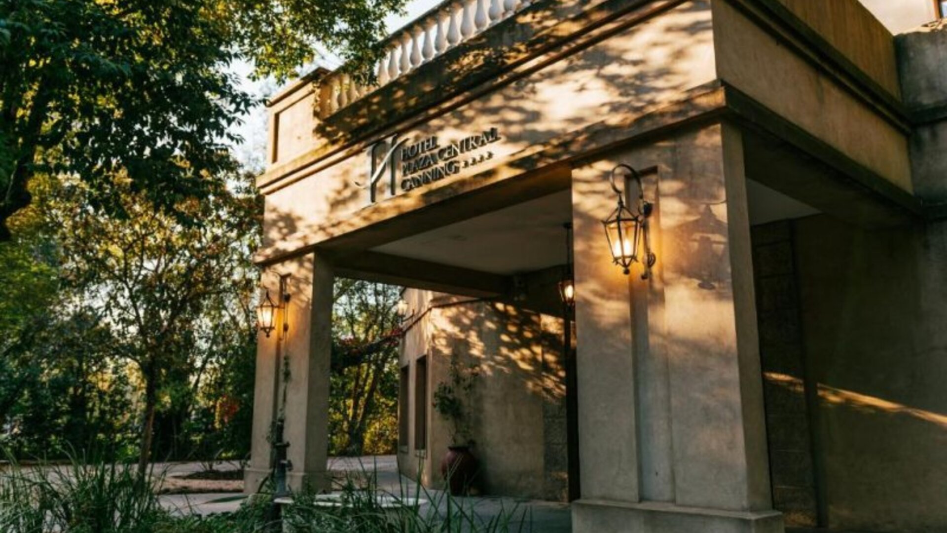 Hotel Plaza Central Canning