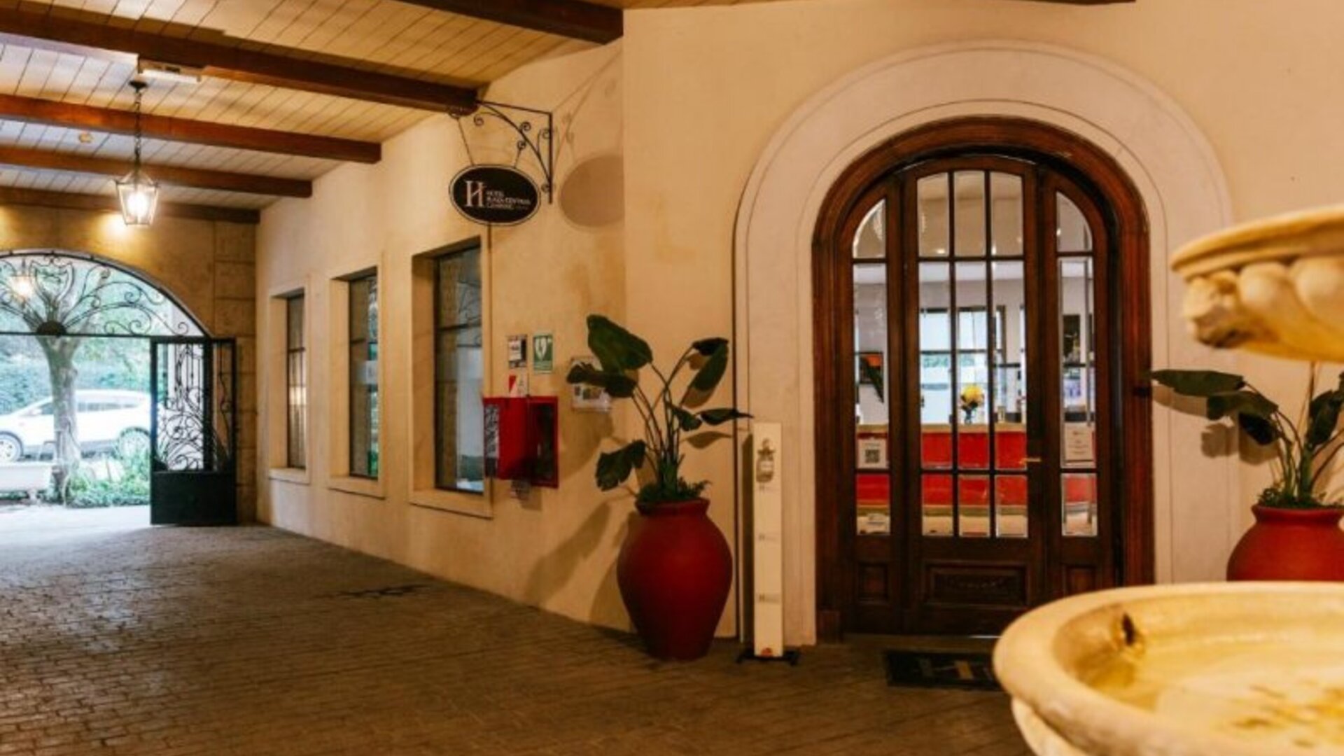 Hotel Plaza Central Canning