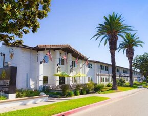 Hotel exterior at Lemon Tree Hotel & Suites Anaheim.