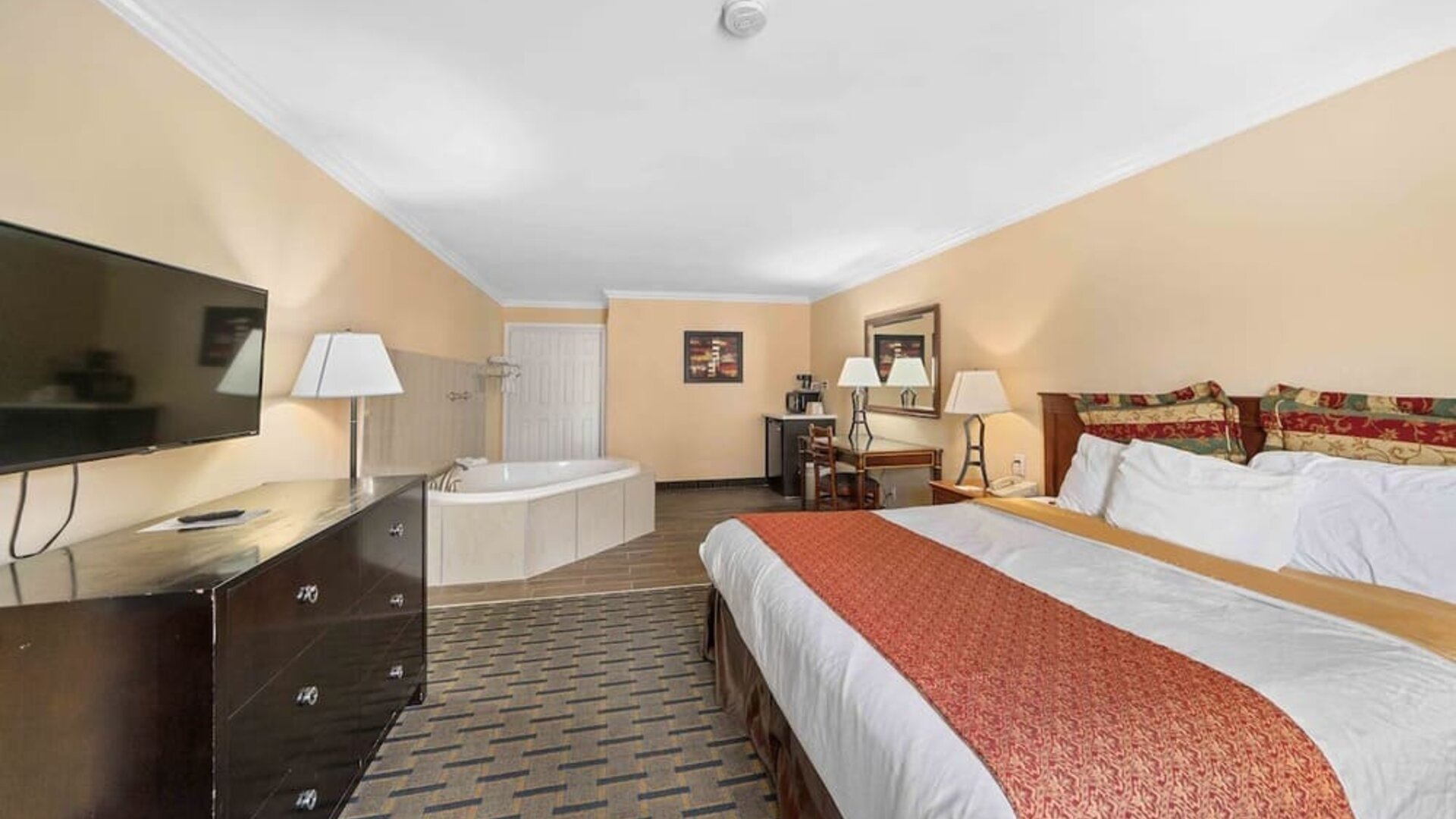 Day use room at Lemon Tree Hotel & Suites Anaheim.